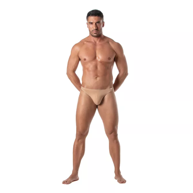 Homme Portant un String Couleur Peau De Face