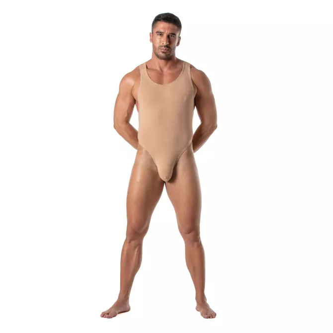 Homme Portant un Body String couleur peau Beige Par TOF Paris