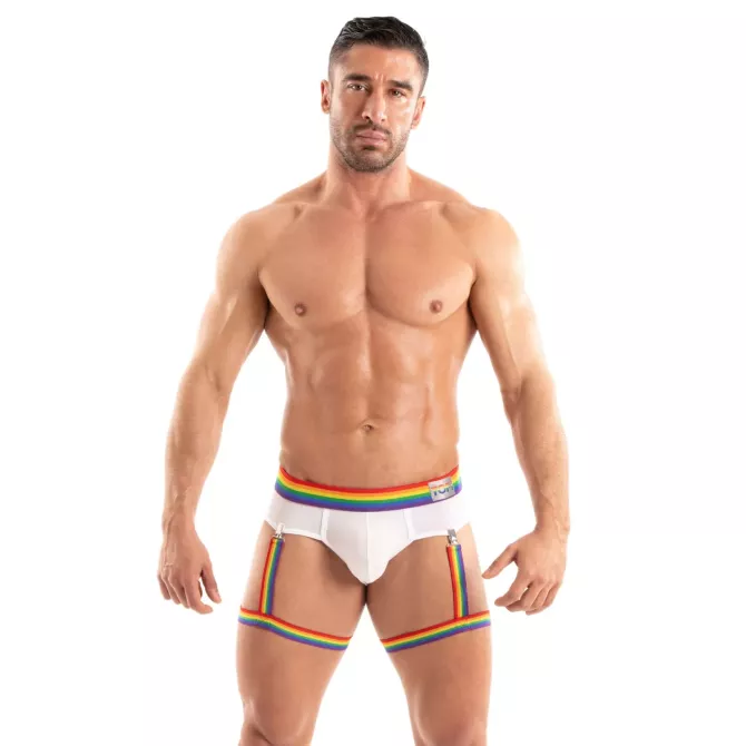 Homme Portant Le Nouveau Harnais De Cuisse Pride