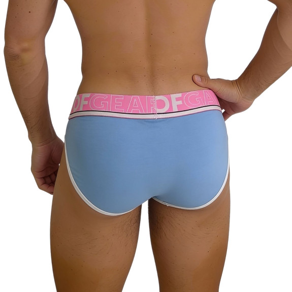 Brief mood baby blue zoom from back